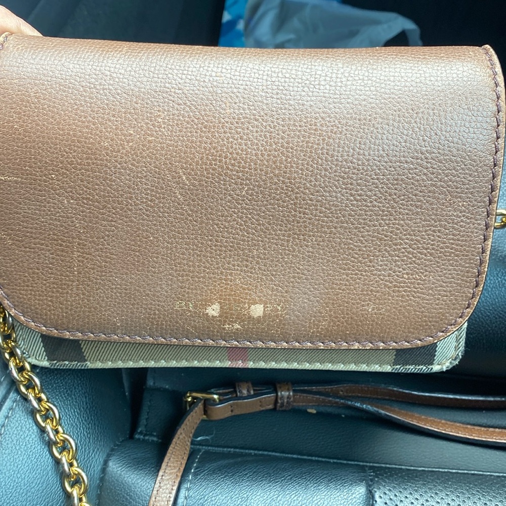 Preowned BURBERRY Leather And House Check Wallet With Detachable Strap In Tan. - Picture 2 of 7